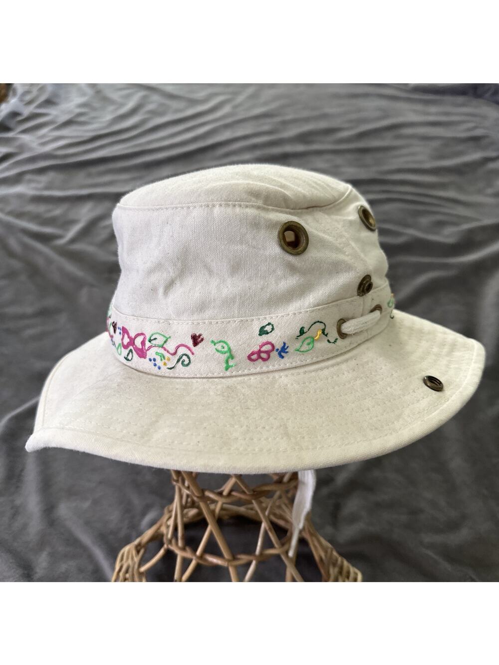 Tilley Hat Cream 6-3/4 Embroidered Endurables Canvas Bucket Outdoor Gorp